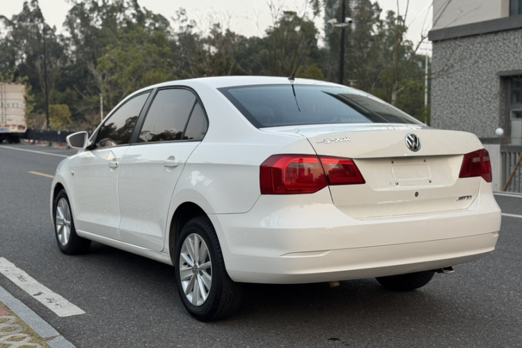 大众 捷达 2015款 1.6L 自动舒适型车身外观6005