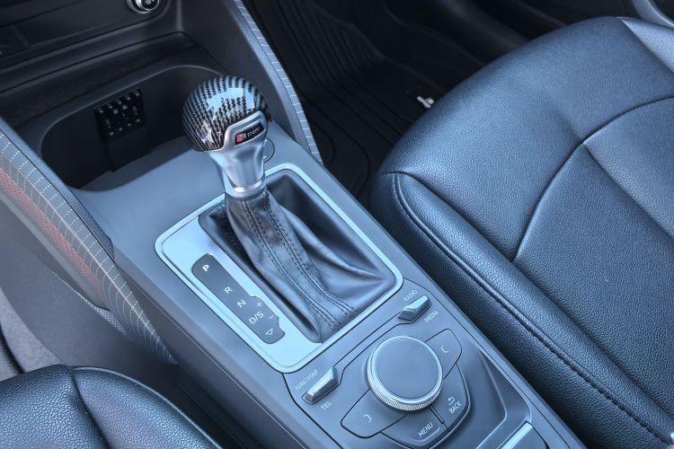 奥迪Q2L 2018款 35 TFSI 上市专享版 国V局部细节9001