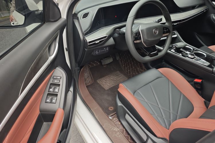 长安 逸动 2023款 畅享版 PLUS 蓝鲸NE 1.4T GDI DCT尊贵版局部细节19