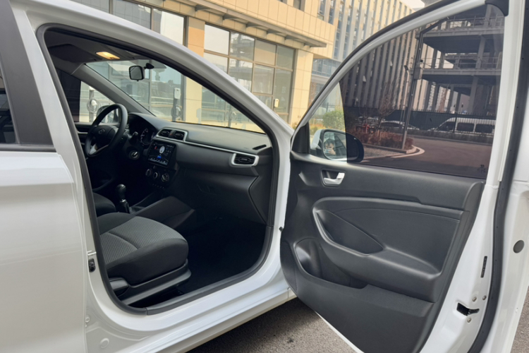 现代 瑞纳 2020款 1.4L 手动GL焕新版中控内饰7005