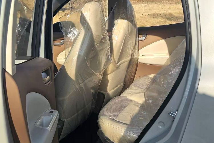 五菱汽车 宏光MINIEV 2025款 四门版 进阶款中控内饰7003