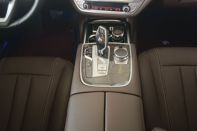 宝马7系 2016款 730Li 领先型中控内饰7004