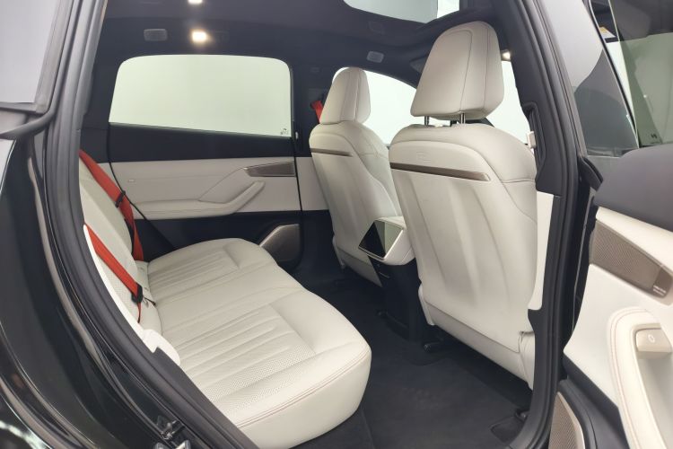 乐道L60 2024款 60kWh 后驱版中控内饰7004