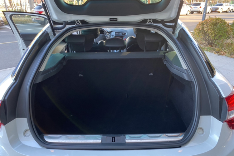 DS 5 2015款 1.6T 豪华版THP160局部细节23