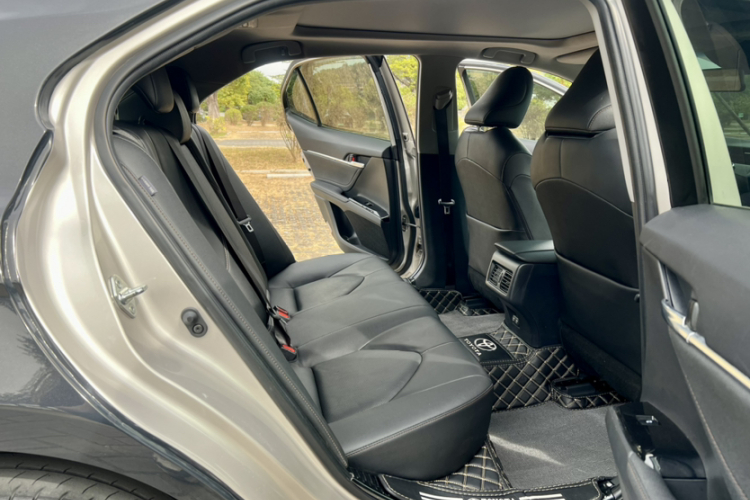 丰田 凯美瑞 2019款 2.5G 豪华版 国VI中控内饰7012