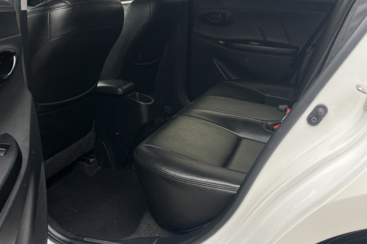 丰田 YARiS L 致炫 2019款 1.5E CVT魅动版 国VI中控内饰7001