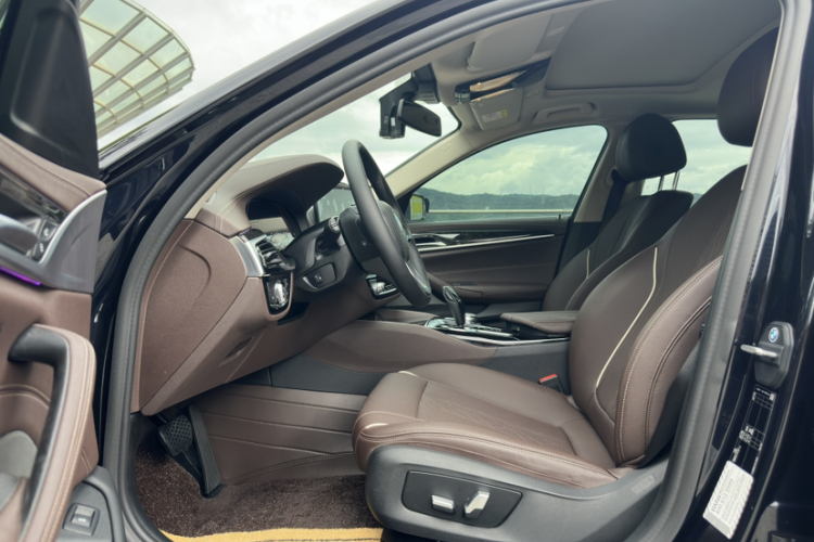 宝马5系 2022款 525Li 豪华套装中控内饰7006