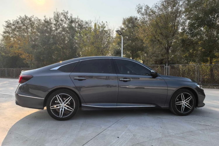 本田 雅阁 2022款 锐·混动 2.0L 幻夜·锐智版车身外观6003