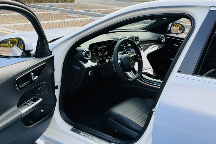 奔驰C级 2024款 改款 C 260 L 运动版中控内饰7006