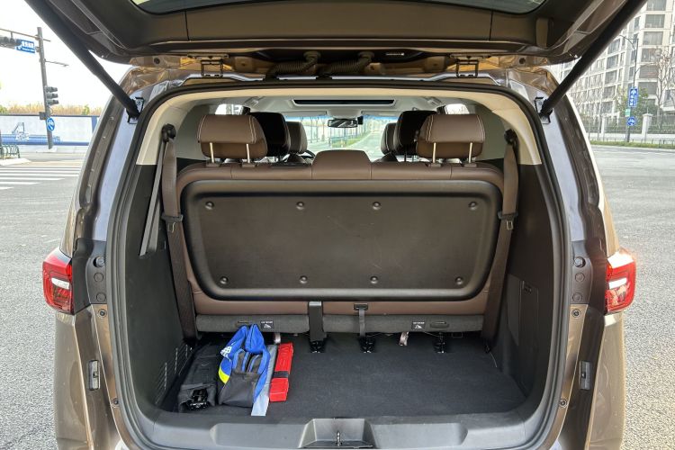 别克GL8 2023款 陆上公务舱 652T 豪华型中控内饰7013