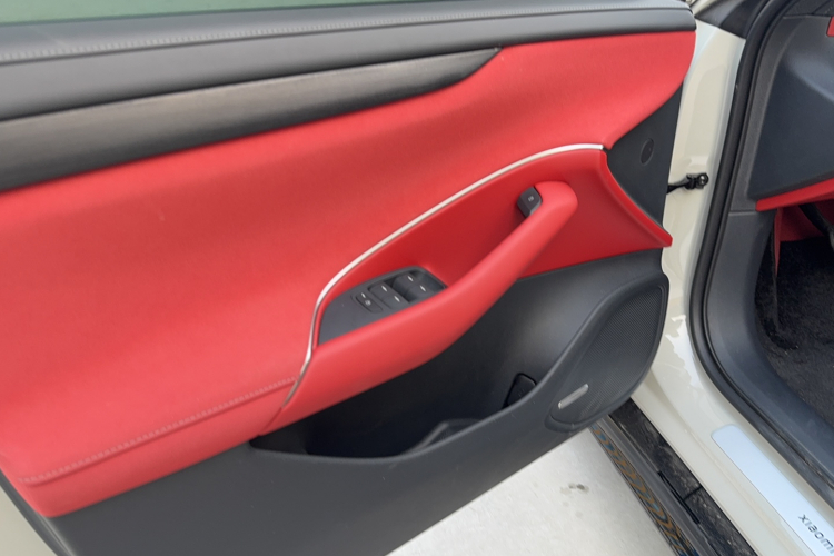 小米汽车 小米SU7 2024款 后驱长续航智驾版中控内饰7003