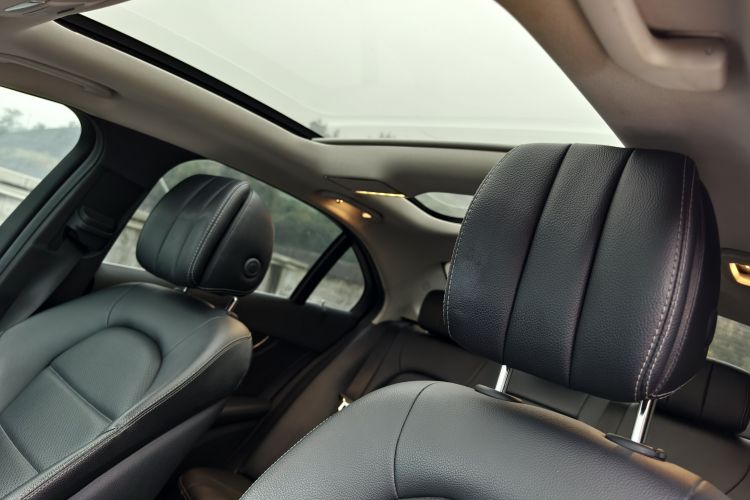 奔驰C级 2019款 C 260 L 运动版局部细节22