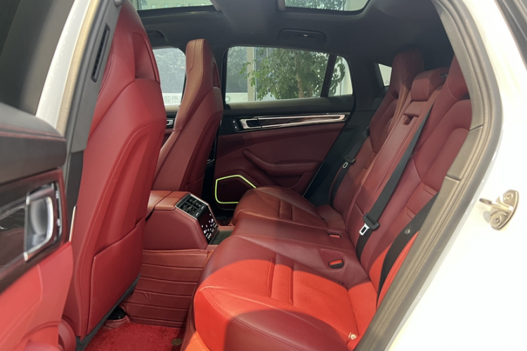 保时捷 2023款 改款 Panamera 2.9T 铂金版中控内饰7009