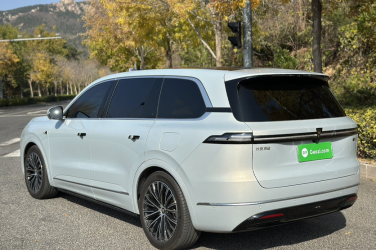 深蓝汽车 深蓝S09 2025款 四驱Ultra+ 高定版车身外观6005