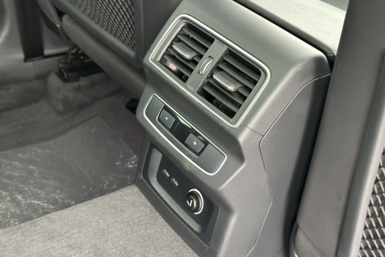 奥迪Q5L 2022款 改款 45T 豪华动感型中控内饰7005