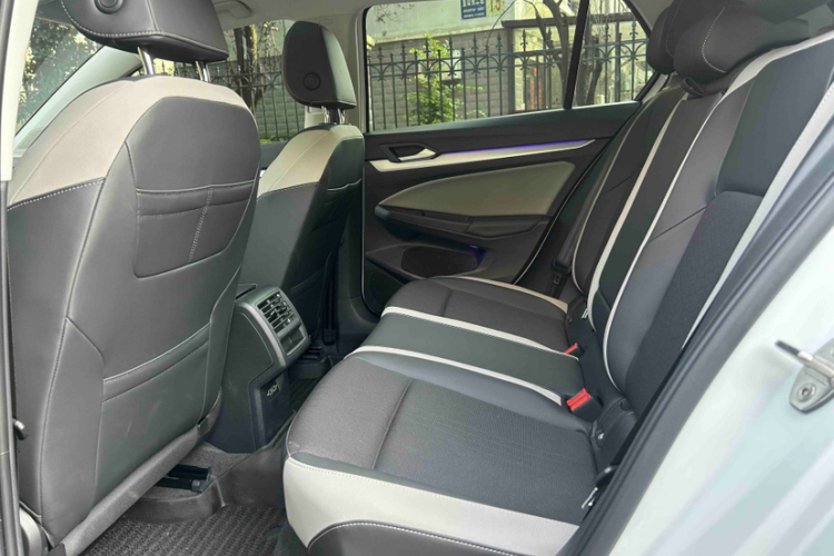 大众 高尔夫 2024款 280TSI DSG Pro 50年传奇版中控内饰7002