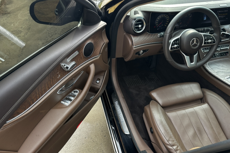 奔驰E级 2020款 E 260 L中控内饰7007