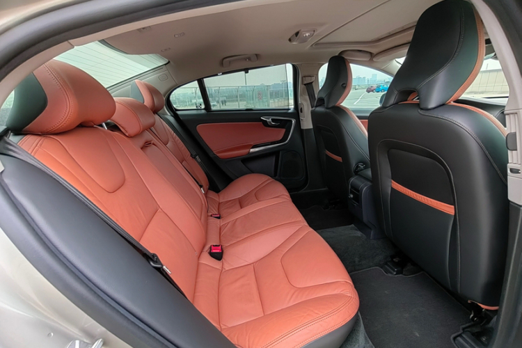 沃尔沃S60 2014款 S60L T5 智驭版中控内饰7001