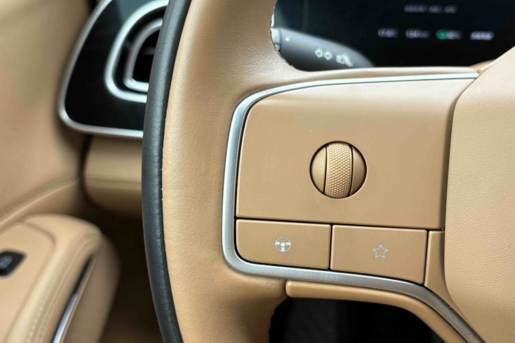 飞凡汽车 飞凡R7 2023款 后驱屏霸版中控内饰7005