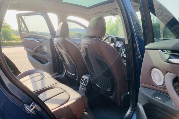 宝马X1 2022款 sDrive25Li 领先型中控内饰7007