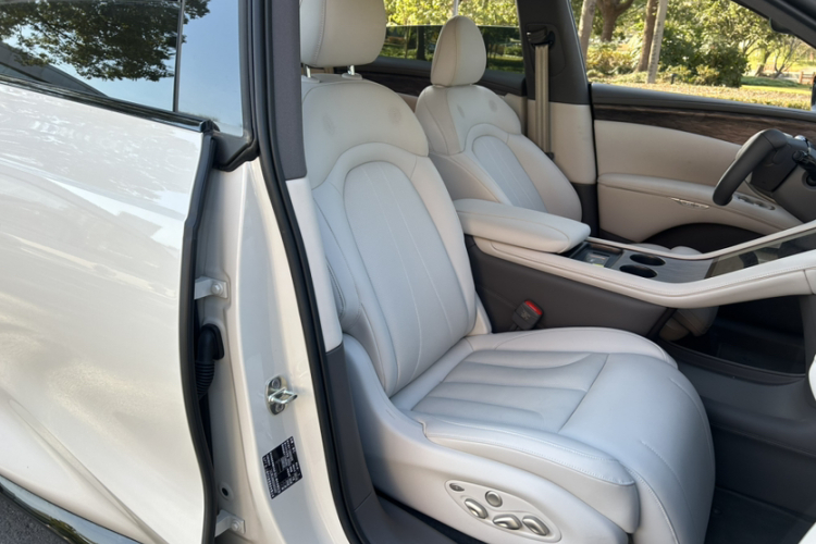 智己汽车 智己LS7 2025款 焕新版 Ultra中控内饰7014