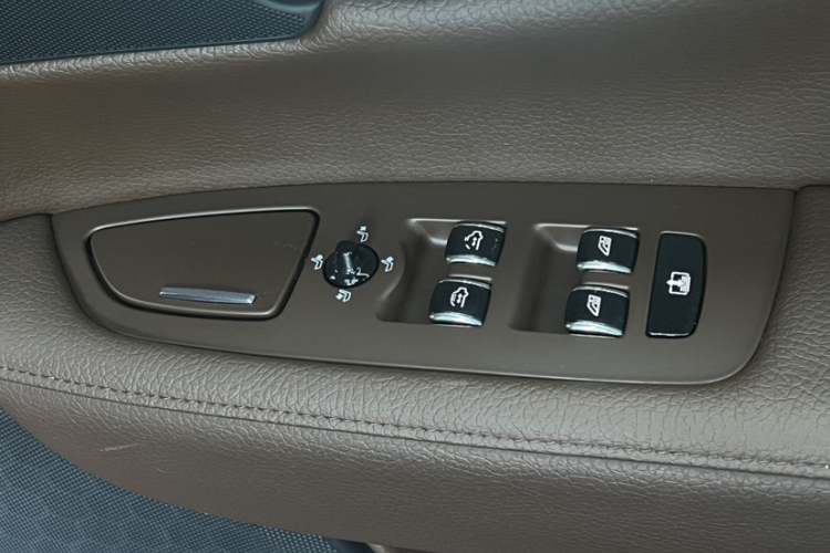 沃尔沃S90 2021款 B5 智远豪华版中控内饰7008