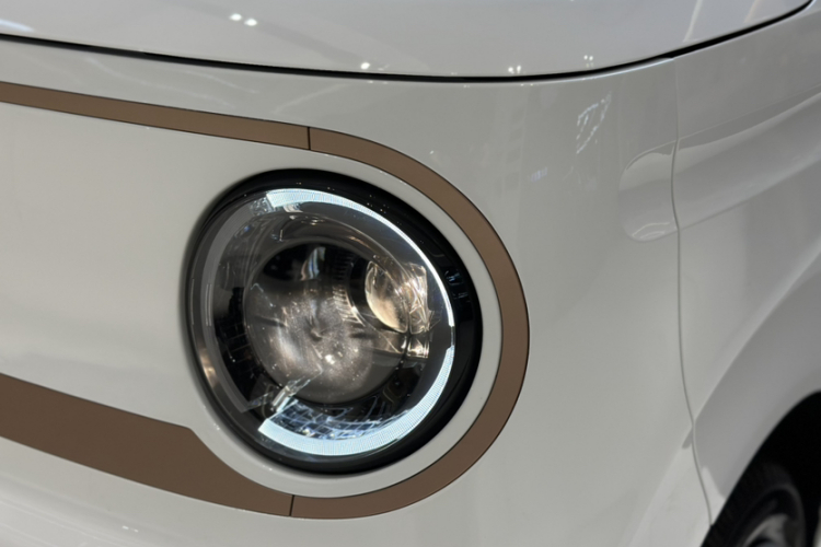 吉利银河 2024款 熊猫mini 200km 耐力熊车身外观6005