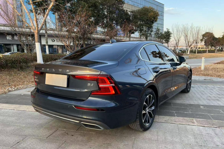 沃尔沃S60 2022款 B4 智逸豪华版车身外观6003