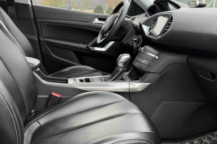 标致308S 2015款 1.6T 自动劲驰版中控内饰7003