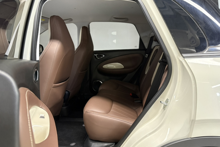 五菱汽车 五菱缤果 2023款 333km 悦享+款中控内饰7001