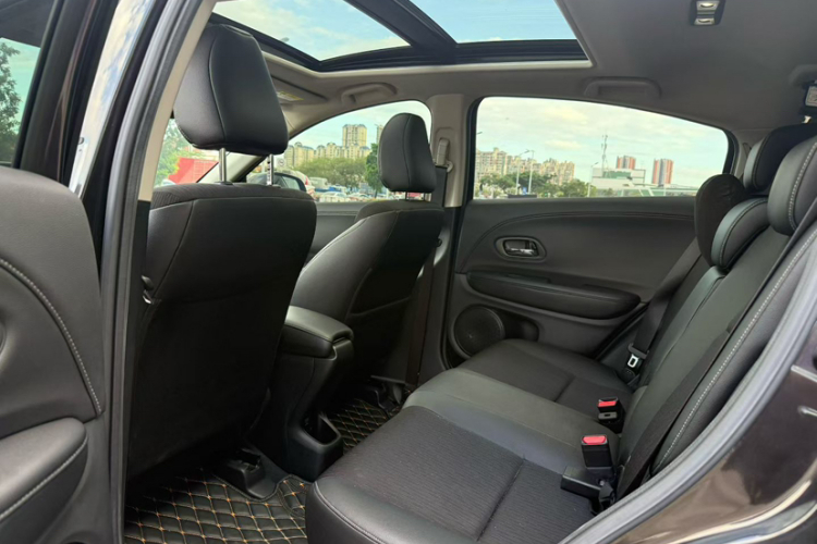 本田 缤智 2019款 220 TURBO CVT精英版 国V中控内饰7002