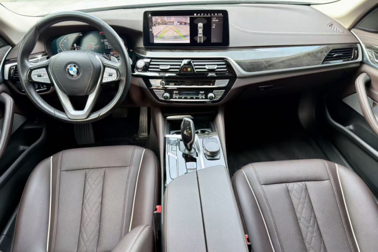 宝马5系 2021款 改款 530Li xDrive 豪华套装车身外观6009