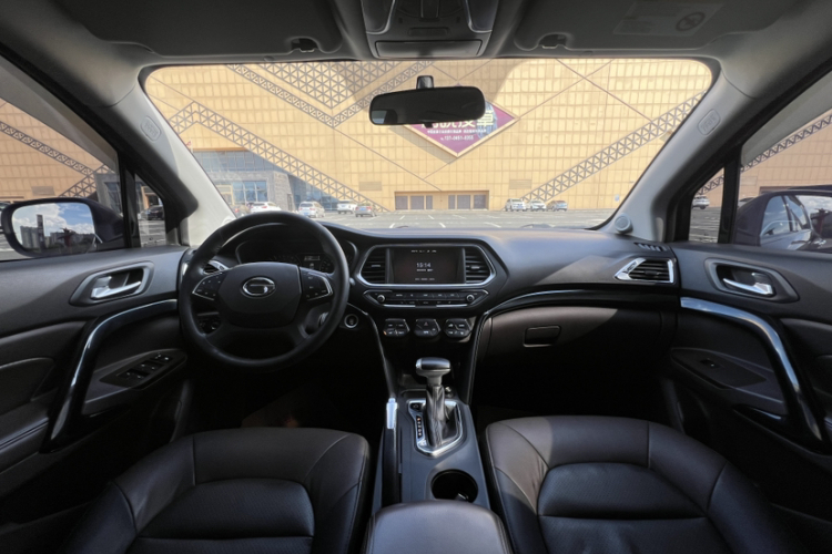 广汽传祺 传祺GS4 2015款 200T G-DCT豪华版中控内饰7002