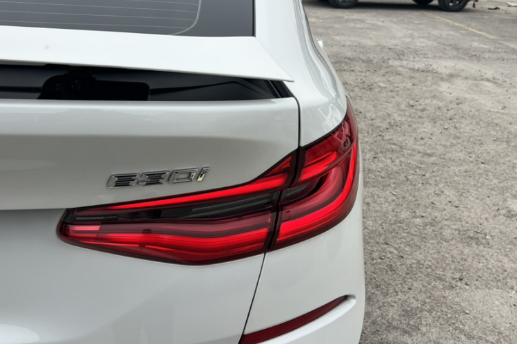 宝马6系GT 2021款 改款 630i 豪华设计套装车身外观6009