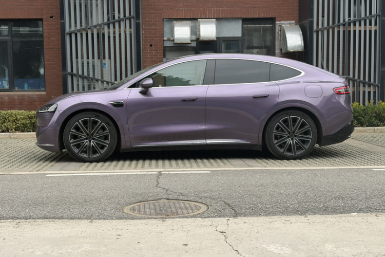 鸿蒙智行 智界R7 2024款 纯电 667km Max车身外观6005