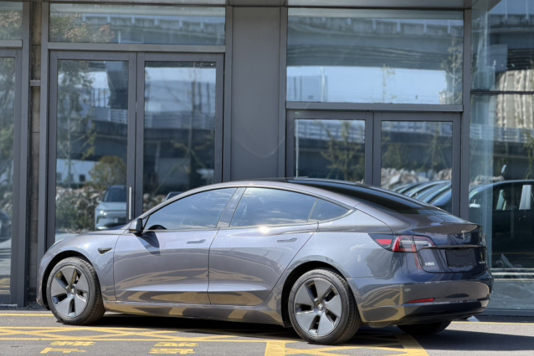 特斯拉 Model 3 2021款 标准续航后驱升级版车身外观6005