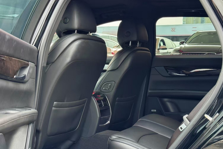 凯迪拉克CT6 2022款 28T 豪华型中控内饰7001