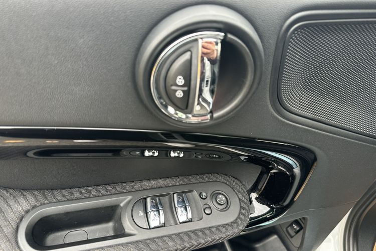 MINI Countryman 2018款 2.0T COOPER S ALL4 经典派中控内饰7012