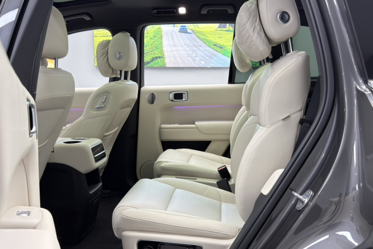 理想汽车 理想L8 2023款 Air中控内饰7005