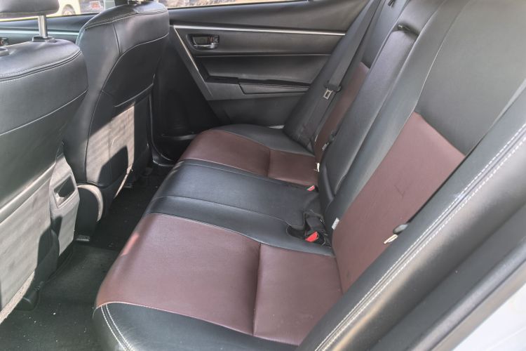 丰田 卡罗拉 2018款 双擎 1.8L E-CVT智尚版中控内饰7004