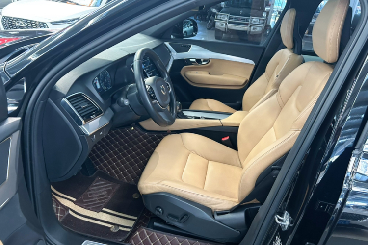 沃尔沃XC90 2018款 T6 智逸版 7座局部细节13