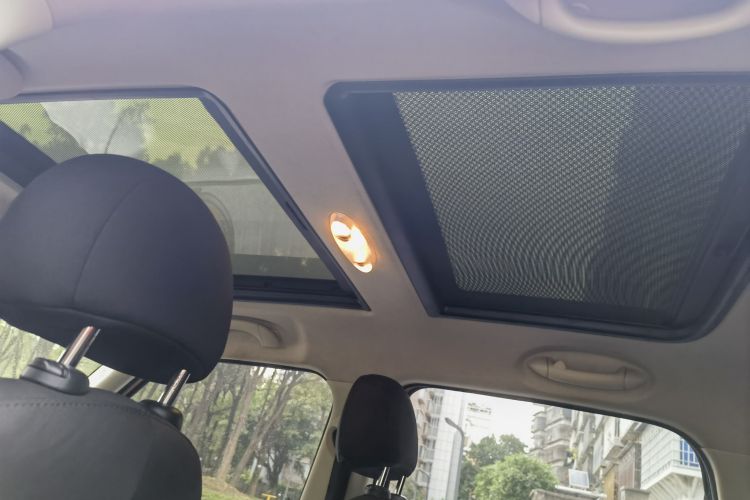 MINI Countryman 2011款 1.6L COOPER Fun局部细节22