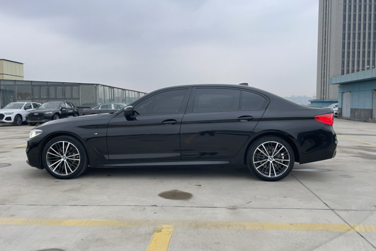 宝马5系 2019款 改款 530Li 尊享型 M运动套装车身外观6005