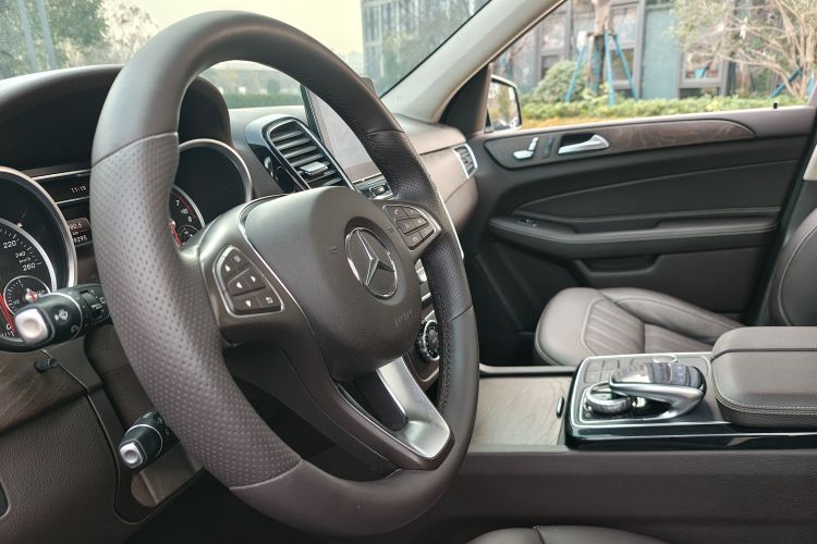 奔驰GLE 2016款 GLE 400 4MATIC中控内饰7010