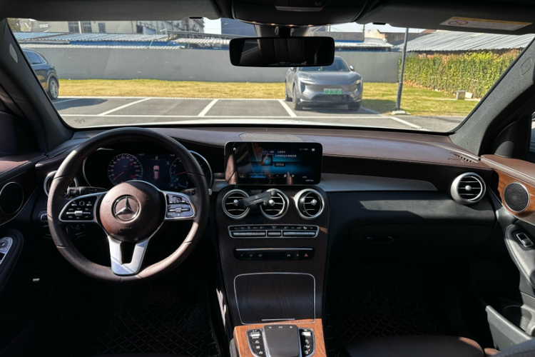 奔驰GLC 2021款 GLC 260 L 4MATIC 豪华型中控内饰7002