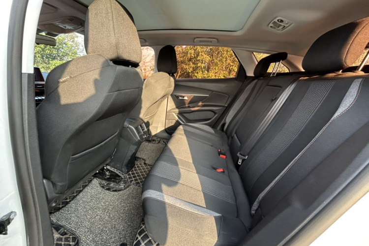 标致4008 2018款 350THP 舒适版中控内饰7007