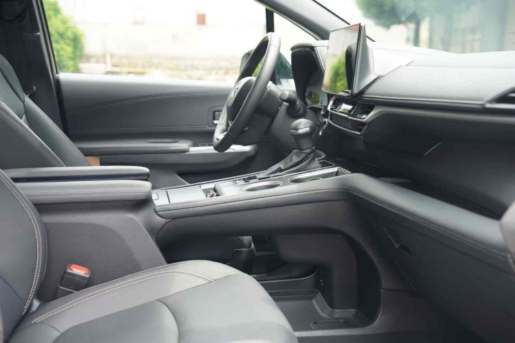 丰田 赛那SIENNA 2024款 2.5L混动 至尊版中控内饰7006