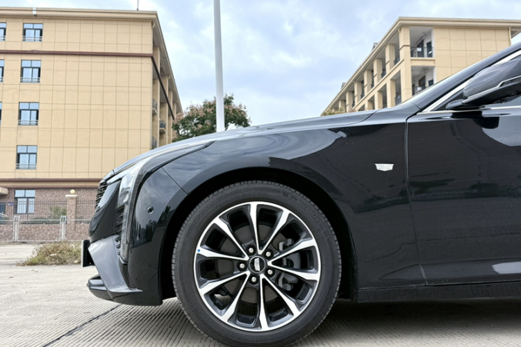 凯迪拉克CT5 2025款 28T 城市运动版车身外观6002