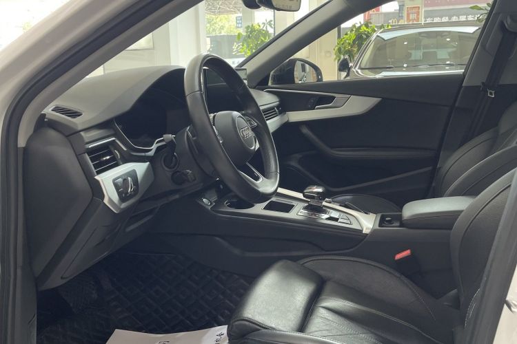 奥迪A4L 2022款 40 TFSI 豪华动感型中控内饰7004