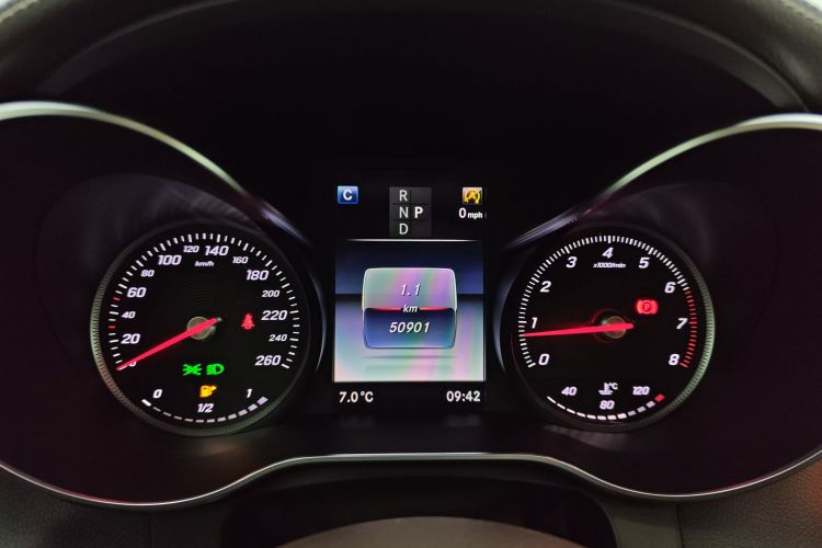 奔驰GLC 2018款 改款 GLC 260 4MATIC 动感型中控内饰15